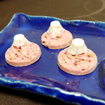 メリーチョコレート - 料理写真:富士山ミニチュアクランチチョコレート:さくら