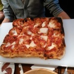 Da casetta - 外はふわっふわの厚めの生地で食べるとモチモチのピザ
