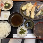 一色屋 - 天ぷらと刺身定食のBランチ