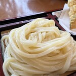 てる山 - 料理写真:麺が輝いていてエッジも