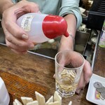 立呑 - ちょっとそのままの金宮にこれ入れて飲んでみてとお母さん状態は梅エキス