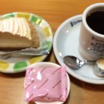 Komeda Ko-Hi-Ten - モンブランケーキとコーヒー