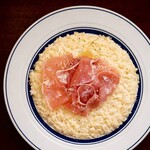 山盛り生ハムのチーズリゾット