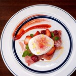 ブッラータチーズと季節のフルーツ