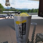 三井の森蓼科ゴルフ倶楽部 - ドリンク写真:テラス席で乾杯〜♥。景色最高っだし、外、気持ちいい〜！