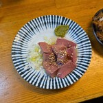 もつ焼き いとや - ればトロ刺し