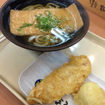 Tsurumaru Udon - きつねうどん、とり天、たまご天
                        たまご天はうどんにトッピングですが、
                        とり天はソースで食べる。