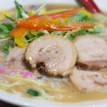 菜々家 - チャーシュー側。