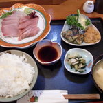 浜咲き - 日替わり定食　刺身盛　６００円