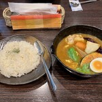 クレイジースパイス - 料理写真:柔らかチキン・北海道スープカレー