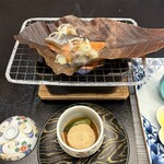 日光星の宿　宵むらさき - 朴葉で焼いた鮭