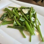 福琳酒家 - 季節の青菜炒め、大好きな空芯菜でラッキーだった。