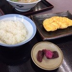 山田うどん - 卵焼き、ライス小、スープは付かない