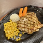 ステーキハウス 幌馬車 - しっとりチキンステーキ