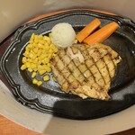ステーキハウス 幌馬車 - しっとりチキンステーキ