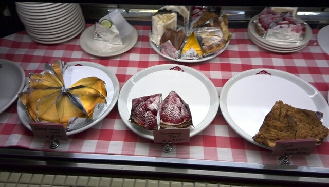 ケーキが美味い By プニノフ バブルオーバー Bubble Over 市が尾 アメリカ料理 食べログ
