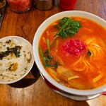 神戸ラーメン 第一旭 - トマトらーめん／高菜ごはん