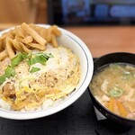 とんかつ かつや - 料理写真:カツ丼梅(682円)＋とん汁小(165円)－クーポン(100円)