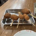 串かつ 花道 - 料理写真:左から豚キムチ、生姜豚巻き、ベーコンチーズドック、うずら、カツカレー