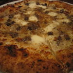 トラットリア・ピッツェリア・レ・アルカーテ - イタリア産きのこペーストのピッツァビアンカ