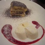 トラットリア・ピッツェリア・レ・アルカーテ - 自家製ティラミス　エスプレッソ豆がけ/パンナコッタ　フランソワーズソース