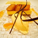 ル・シズィエム・サンス・ドゥ・オエノン レストラン - アプリコットのコンポジション　ドライフルーツのアイスクリーム。