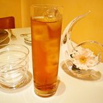 ル・シズィエム・サンス・ドゥ・オエノン レストラン - ウィルキンソンのジンジャーエール。