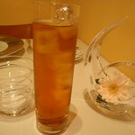 ル・シズィエム・サンス・ドゥ・オエノン レストラン - ウィルキンソンのジンジャーエール。