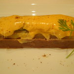 ル・シズィエム・サンス・ドゥ・オエノン レストラン - 和牛ホホ肉のコンフィとアスパラガスのガトー仕立て ピメント・デスペレット風味のゼリー添え。