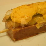 ル・シズィエム・サンス・ドゥ・オエノン レストラン - 和牛ホホ肉のコンフィとアスパラガスのガトー仕立て ピメント・デスペレット風味のゼリー添え。