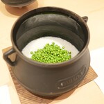 CHIUnE - エンドウ豆の炊き込みご飯