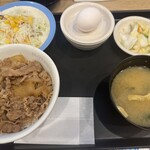 松屋 - 料理写真:サラダ、生玉子、お新香
