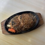 うしや - 素晴らしい鉄板ハンバーグです