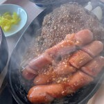 うしや - ソーセージもお肉屋のヤツ