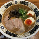 神虎 - 黒虎+味玉（チャーシューが変わっていたがこちらが好み）
