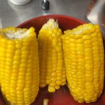 コストコ - 料理写真:トウモロコシ4本入って¥570位でした みんな食べたら甘っって驚いてた(*´ ³ `)ノ