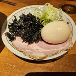 金沢濃厚煮干豚骨 伊乃心 - 