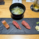 肉寿司 肉和食 KINTAN - 「牛肉寿司」と「お椀」