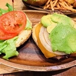 クア・アイナ - 厚切りチーズアボナドバーガー
