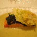 ル・シズィエム・サンス・ドゥ・オエノン レストラン - フキノトウとサクラマスのスープ 青海苔の香り。