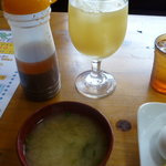 Kohi Ai Ka - おむすびモーニング（味噌汁とパインジュース）
