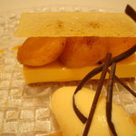 ル・シズィエム・サンス・ドゥ・オエノン レストラン - アプリコットのコンポジション　ドライフルーツのアイスクリーム。