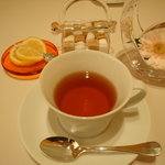 ル・シズィエム・サンス・ドゥ・オエノン レストラン - 紅茶。