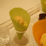 ル・シズィエム・サンス・ドゥ・オエノン レストラン - 小菓子。