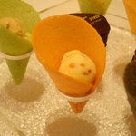 ル・シズィエム・サンス・ドゥ・オエノン レストラン - 小菓子。