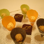 ル・シズィエム・サンス・ドゥ・オエノン レストラン - 小菓子。