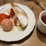 ジョリーパスタ - 料理写真:苺のミルフィーユ