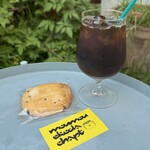 moumou ekoda chapt - アイスコーヒー（600円） チョコチップクッキー（320円）