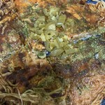 お好み焼 高田 - LLサイズ２玉1,400円 青唐辛子100円　皿持参-50円
