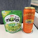 ニューデイズ - ドリンク写真:カルビー miino そら豆 しお味、キリン グッドエール500ml